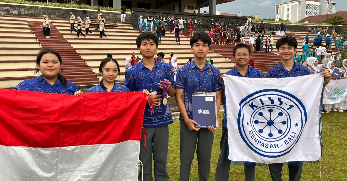 SMANSA Borong Dua Medali Emas di Ajang Internasional I2ASPO FMIPA UGM 2025